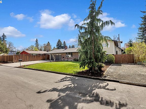 4th image of 2217 NE 90th St