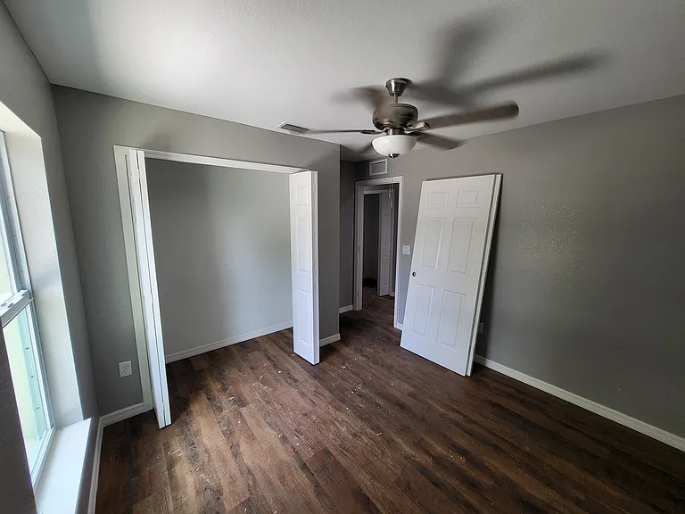 1054 SE Mills Ave — Photo 7