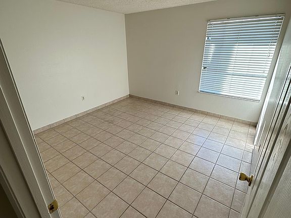 2nd image of 429 Market Sq E #429