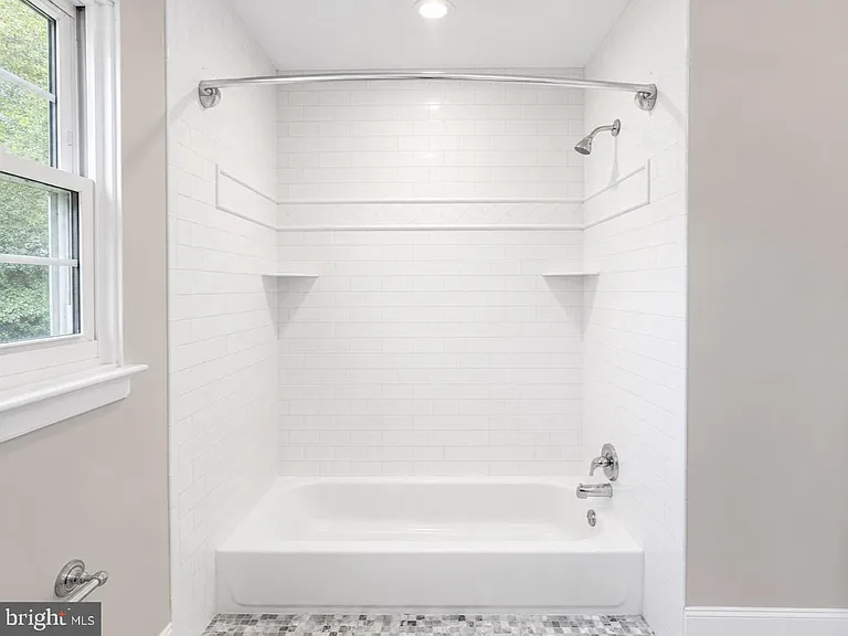 256 W Beidler Rd — Photo 24