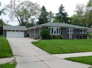 N86W17300 Joss Pl, Menomonee Falls, WI 53051