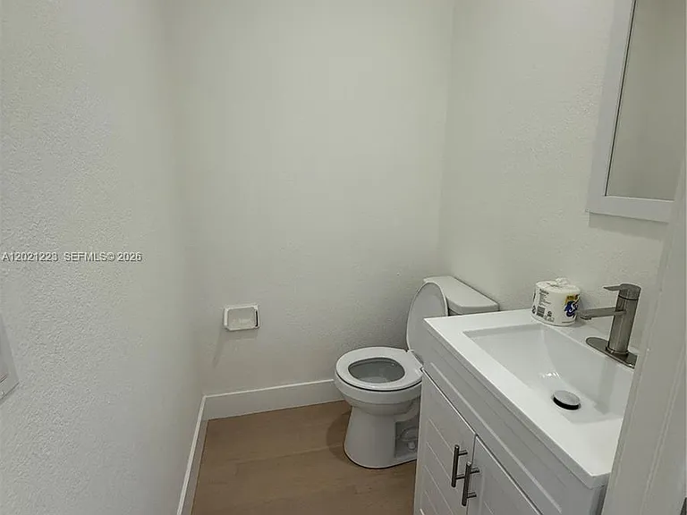 1247 NE 23rd Ave — Photo 7