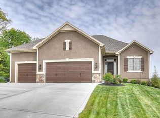 4516 Brownridge Dr, Shawnee, KS 66218