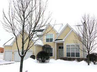 1664 Driftwood Ln, Crystal Lake, IL 60014