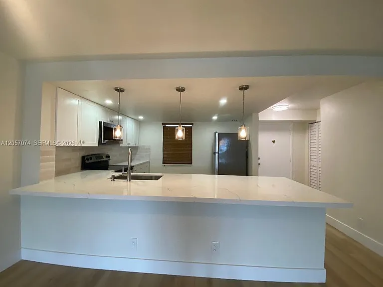 401 SE 3rd St #405 — Photo 5