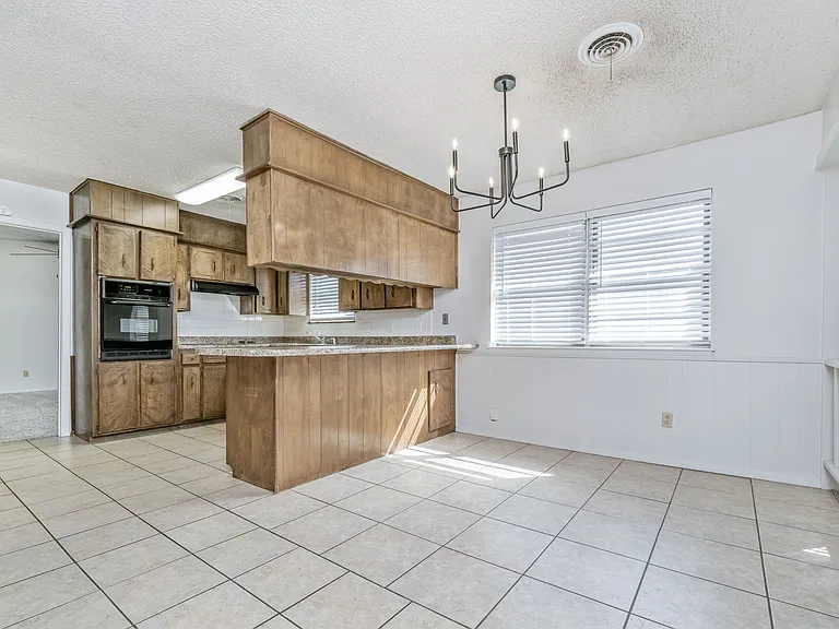 6004 Estacado Ln — Photo 5