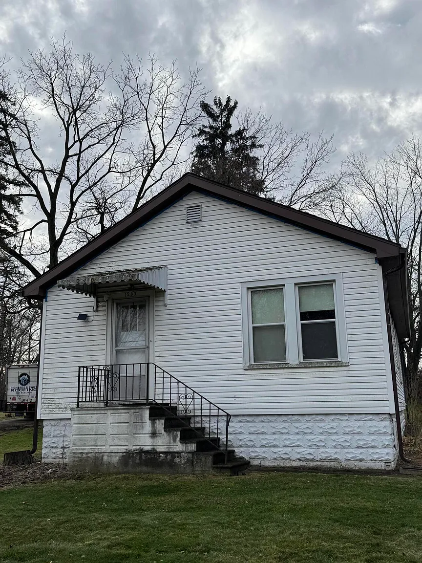 1250 Davis St photo 1