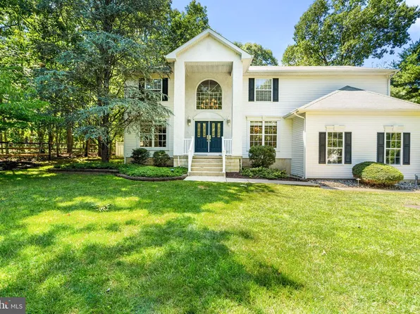 37 Jones Ln, Sicklerville, NJ 08081