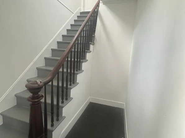 30-32 6th St #2, Derby, CT 06418