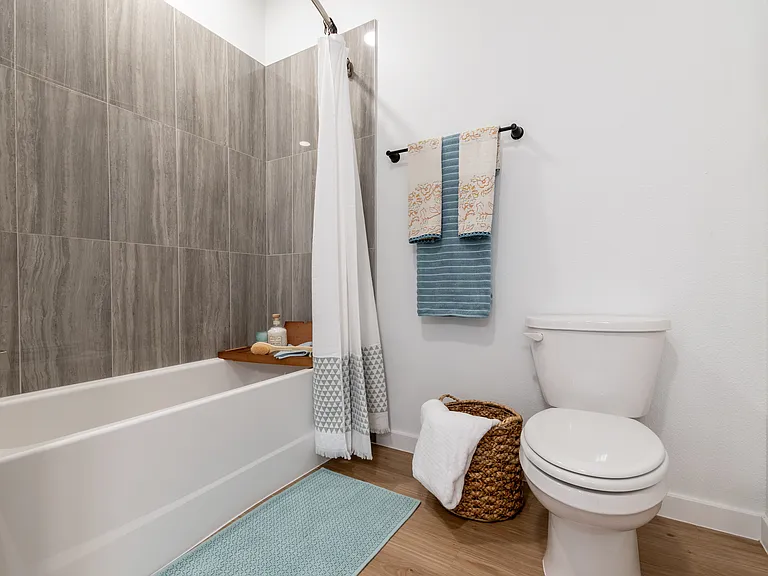 SW 38th Avenue Apartments — Photo 35
