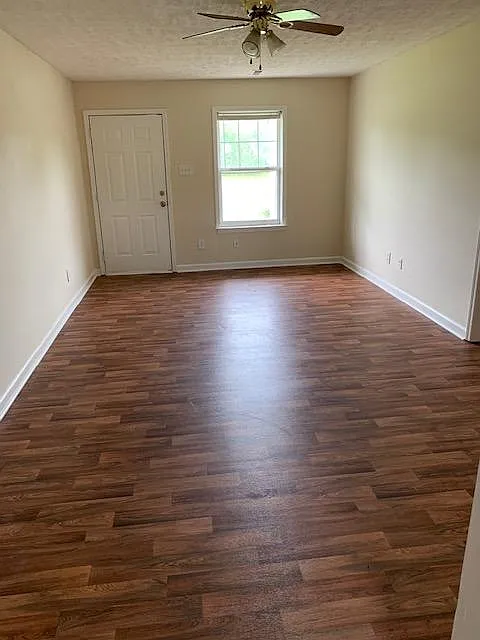 2 bed, 850 sqft, $1,400 — Photo 3