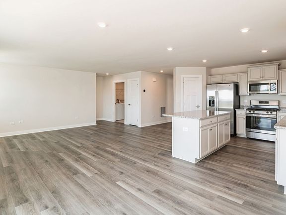 2nd image of 1363 Heritage Oaks Cir