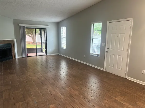 10101 Lake Oak Cir, Tampa, FL 33624