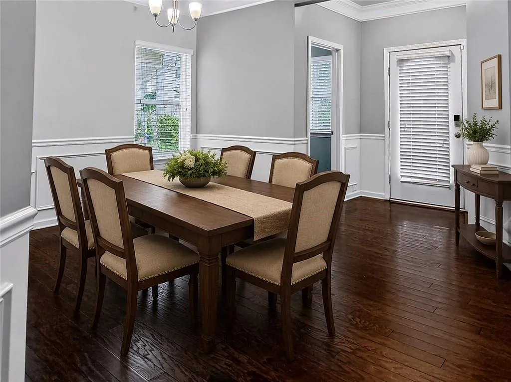 4 bed, 3.5 bath, 2407 sqft, $2,300 — Photo 4