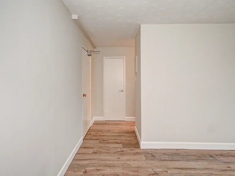 380 Forfar St E — Photo 7