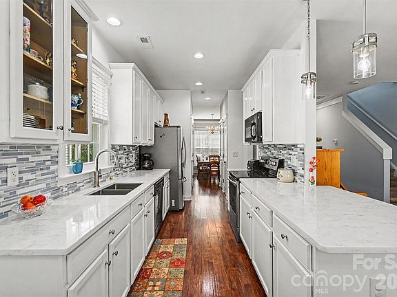 5th image of 119 E Decatur Ave