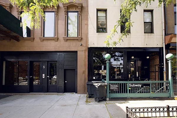 Rented by Solace SMC Inc | media 31