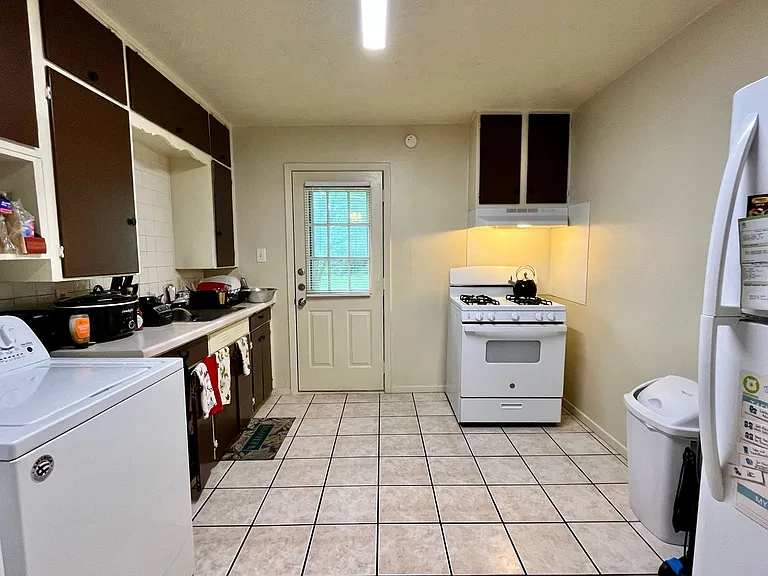 1612 Wayne St — Photo 10
