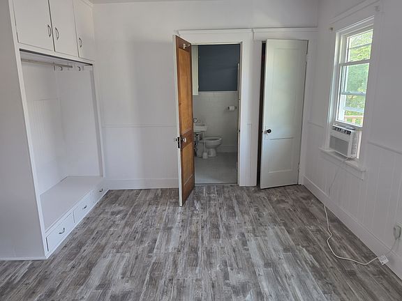 4th image of 1602 Hopkins Ave