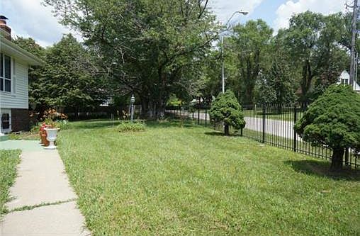 2nd image of 8822 Lane Ave