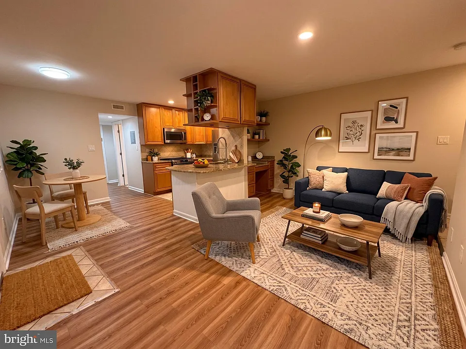 4937 Americana Dr #T3