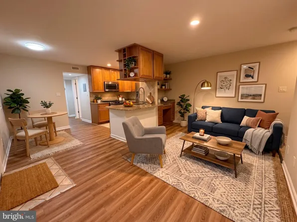 4937 Americana Dr APT T3, Annandale, VA 22003