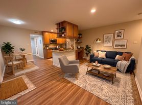 4937 Americana Dr, Annandale, VA