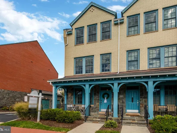 1017 Bernard St, Alexandria, VA 22314