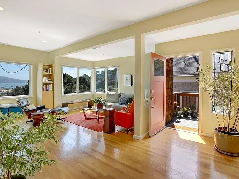 211 Woodward Ave #UPPER — Photo 3
