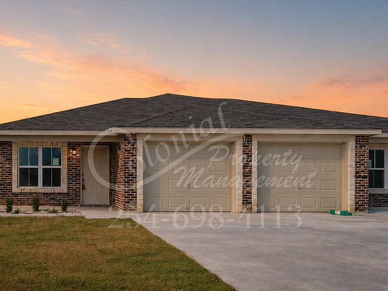 3204 Stonewall Dr #B — Photo 1