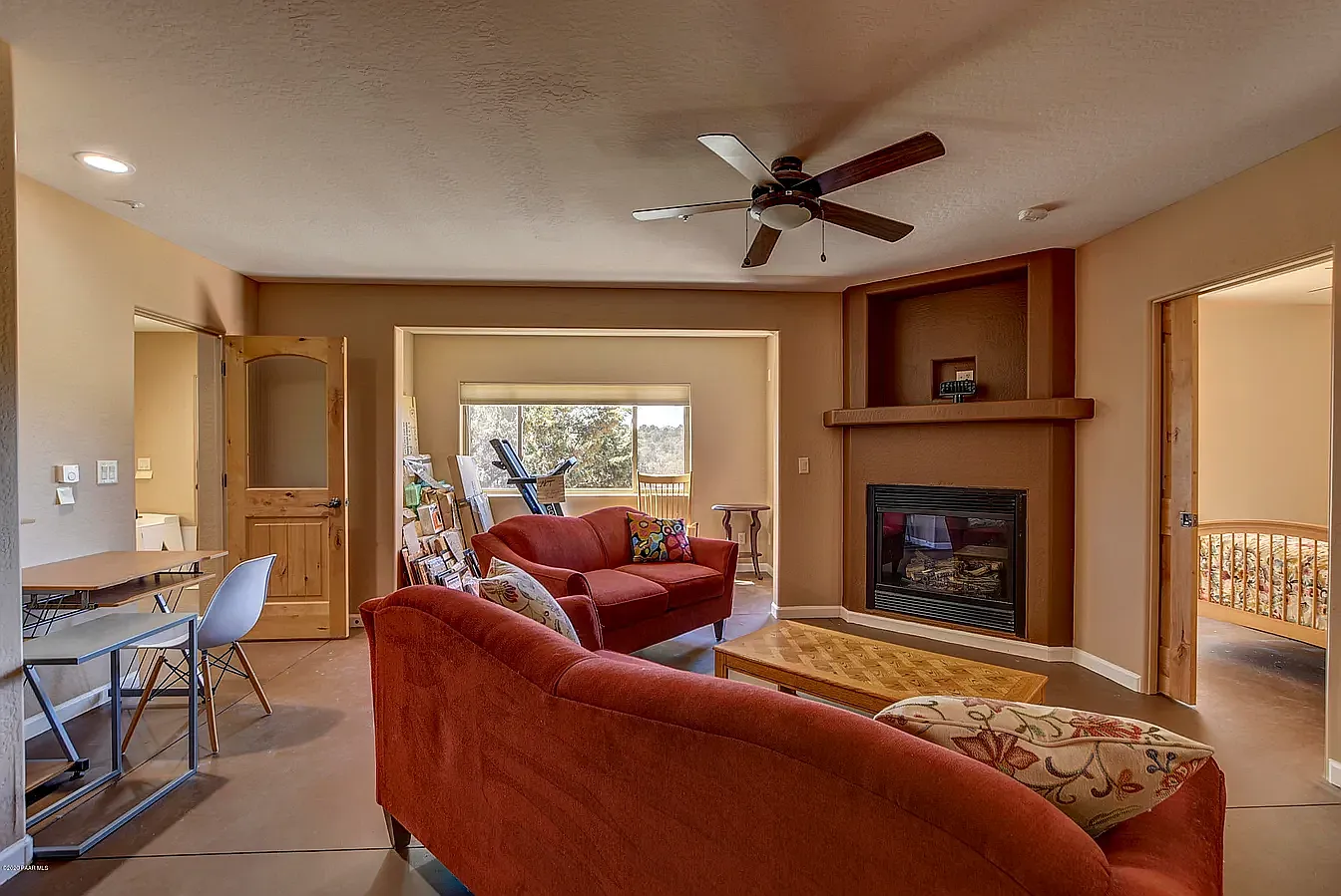 2 bed, 1100 sqft, $2,300 — Photo 1