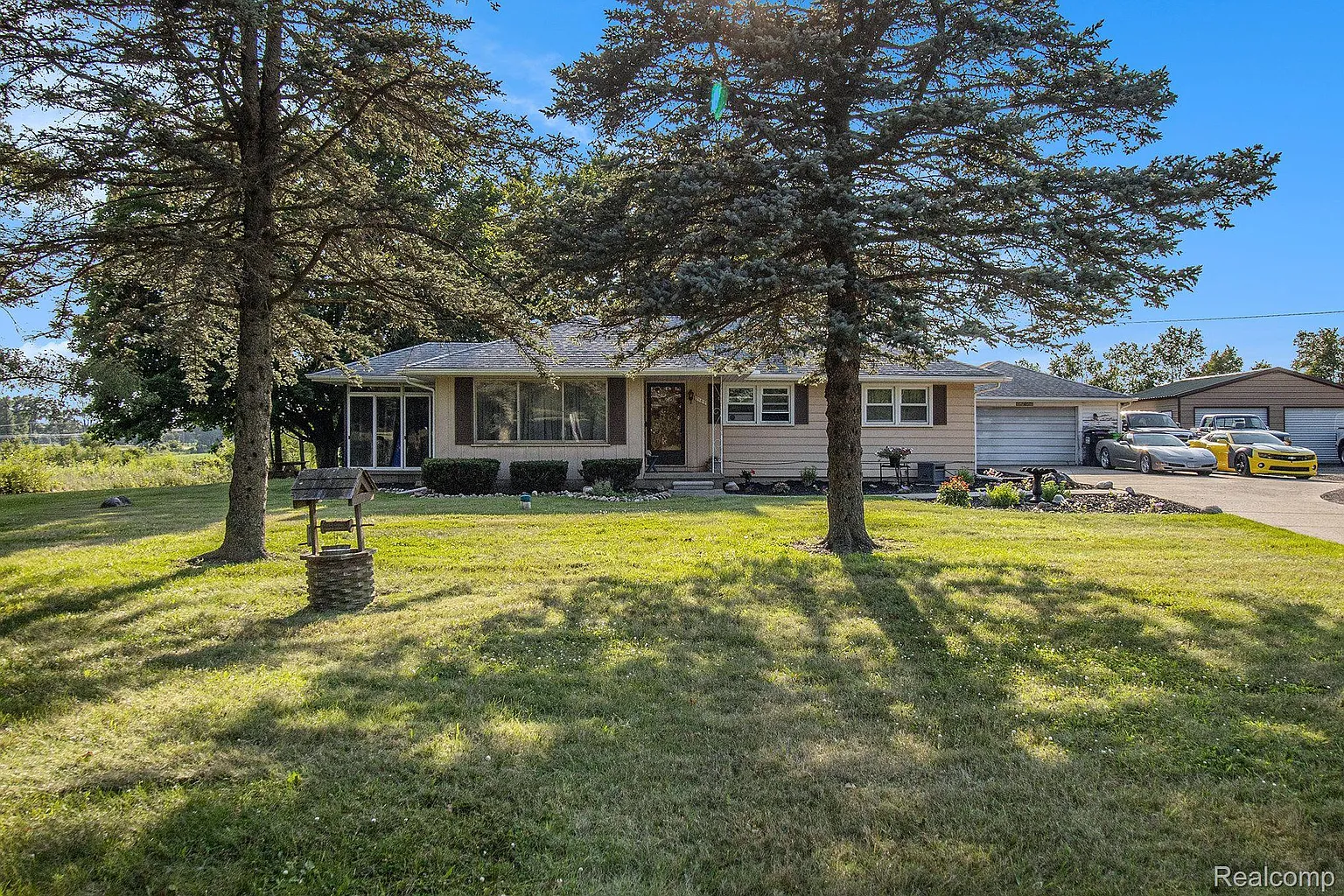 2105 Fenton Rd photo 1