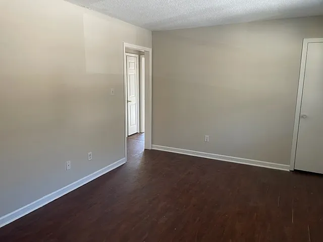 3368 Valley View Dr NE — Photo 1
