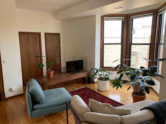 3rd image of 1957 N Bissell St APT 3R