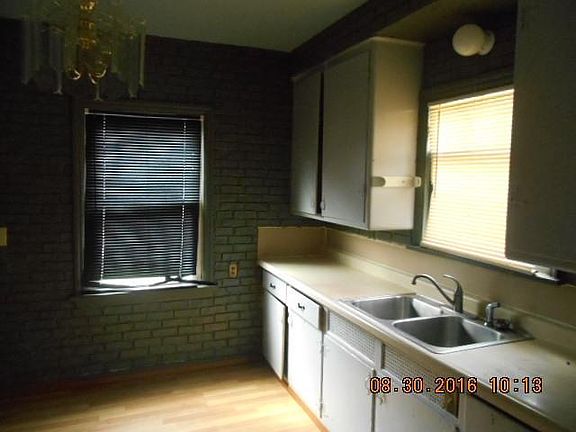 3rd image of 2721 W Villard Ave