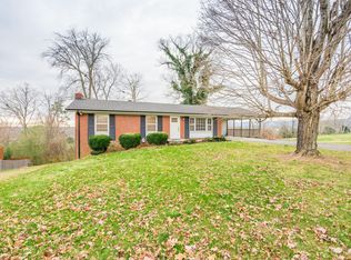 135 Meredith Rd, La Follette, TN 37766