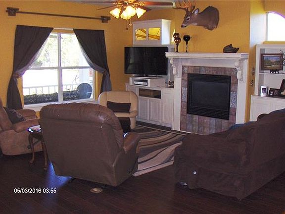 3rd image of 531 Kiowa Dr E