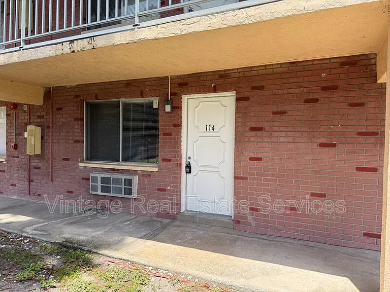 Whitehall Garden Apartments — Photo 8
