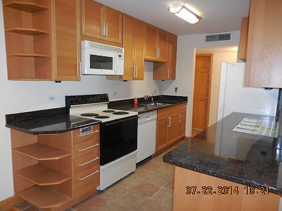 3rd image of 960 Beau Dr Unit 209