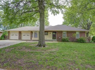 1305 Jill Ln, Excelsior Springs, MO 64024