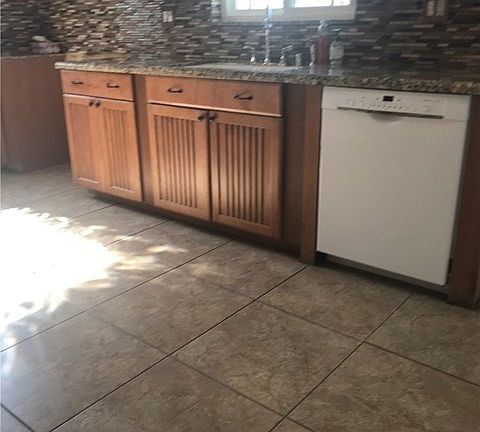 4th image of 16559 E Queenside Dr