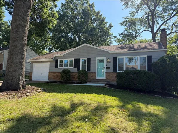 7423 Glenwood Ln, Overland Park, KS 66204