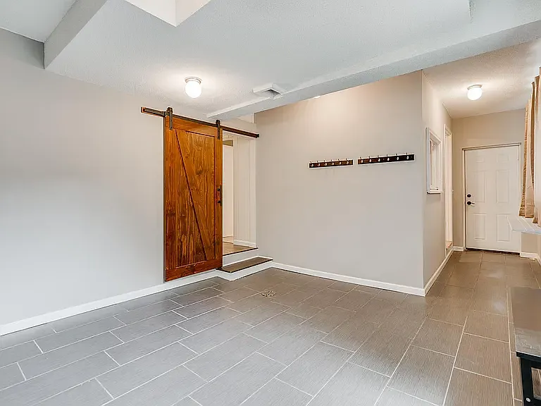 3132 Utah Ave N — Photo 19