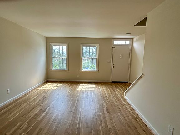 3rd image of 541 Garfield Ave APT 3
