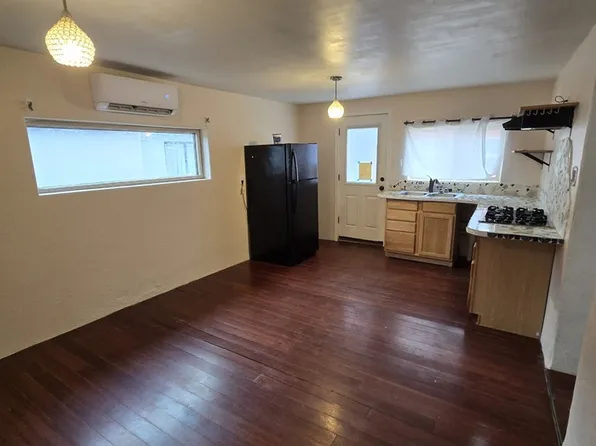 523 Slate Ave NE #B, Albuquerque, NM 87102