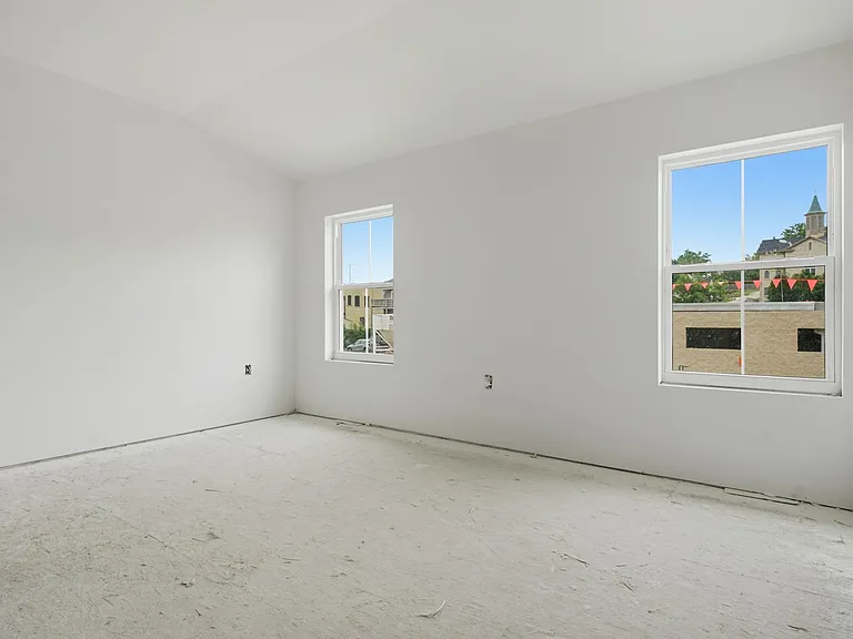 115 Kettle Moraine Dr S — Photo 18