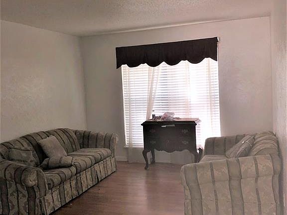 5th image of 313 Valley Park Dr