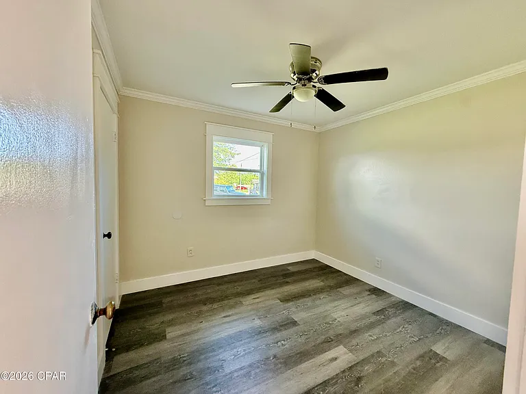 3906 W 24th Ct — Photo 7