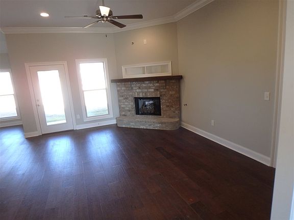 3rd image of 125 Woodscape Dr Lot 73