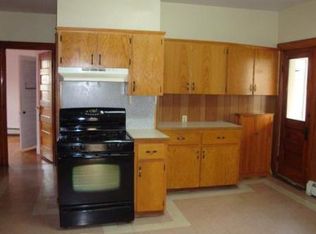 12 Spring St, Milford, MA 01757